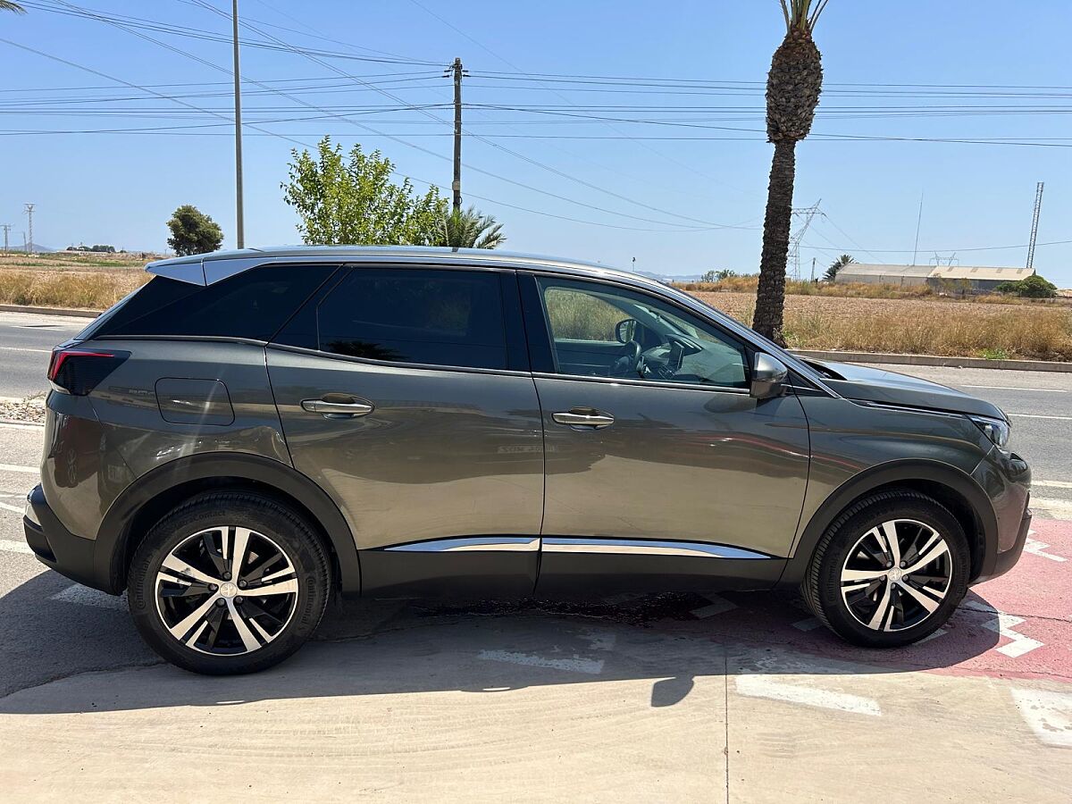 PEUGEOT 3008 ALLURE 1.2 E-THP AUTO SPANISH LHD IN SPAIN 95000 MILES SUPERB 2018
